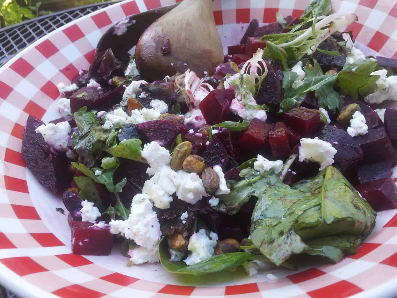 Zomerse bietensalade met geitenkaas